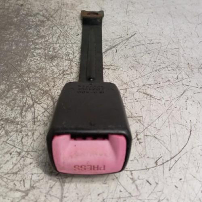 Attache ceinture avant droit PEUGEOT 107