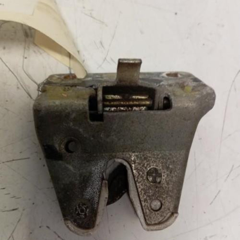 Serrure de coffre PEUGEOT 205 Serrure de coffre PEUGEOT 205
