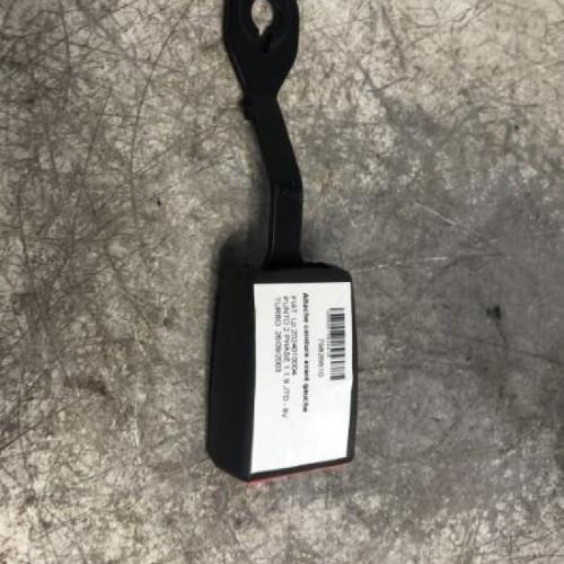 Attache ceinture avant gauche FIAT PUNTO 2