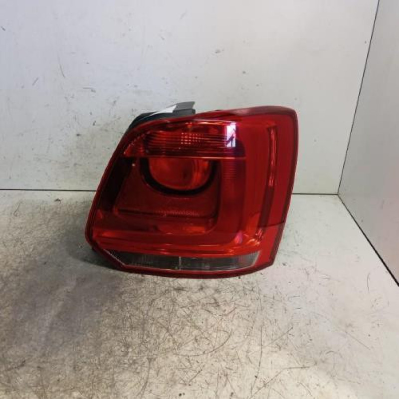 Feu arriere principal droit (feux) VOLKSWAGEN POLO 5 Feu arriere principal droit (feux) VOLKSWAGEN POLO 5