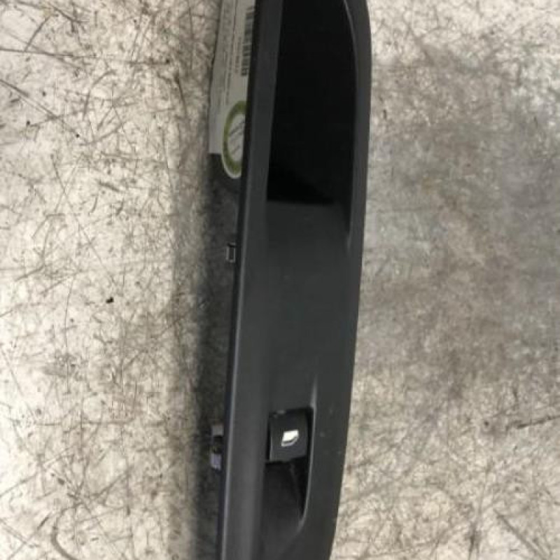 Interrupteur de leve vitre avant droit PEUGEOT 208 2