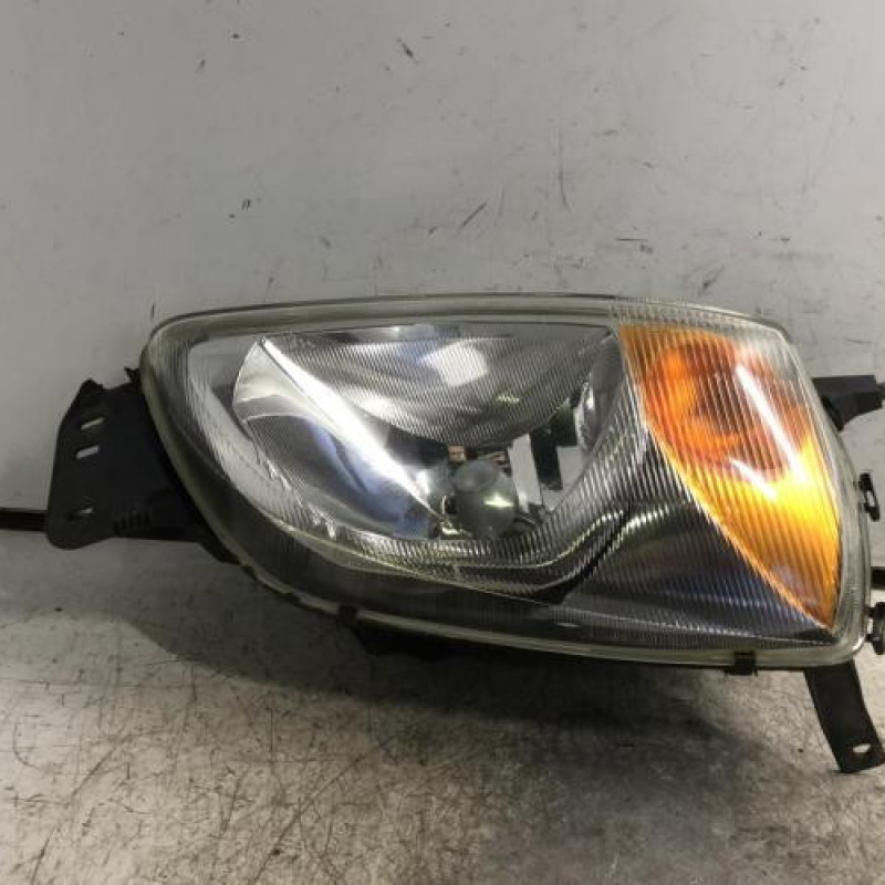 Optique avant principal droit (feux)(phare) FORD FIESTA 4