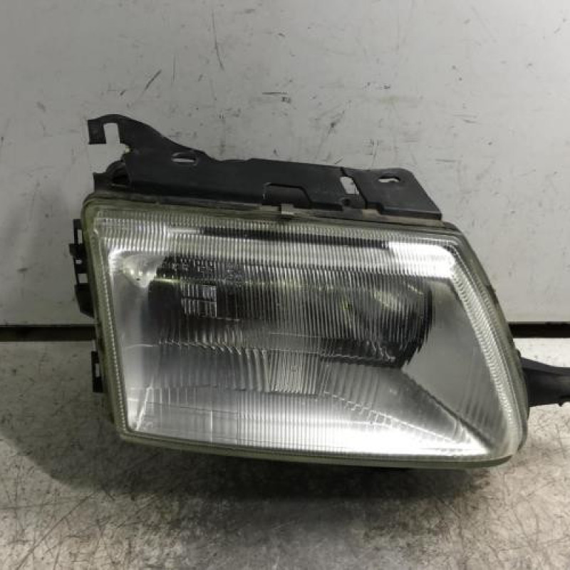 Optique avant principal droit (feux)(phare) CITROEN SAXO