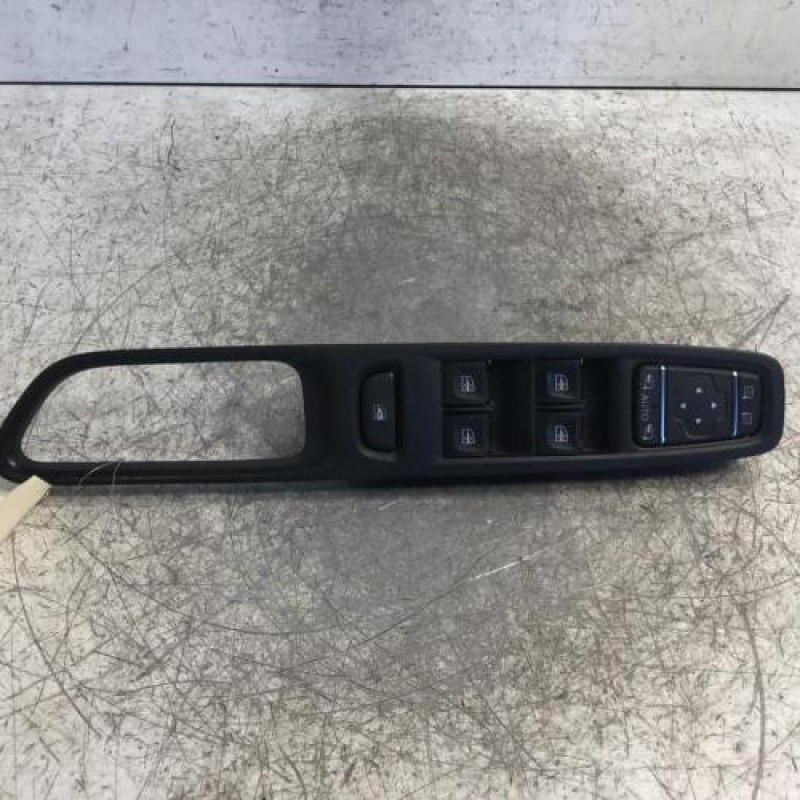 Interrupteur de leve vitre avant gauche RENAULT CLIO 4