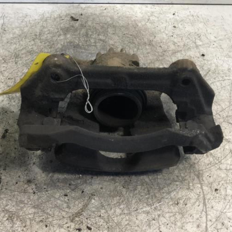 Etrier avant gauche (freinage) RENAULT TRAFIC 3 COURT Etrier avant gauche (freinage) RENAULT TRAFIC 3 COURT