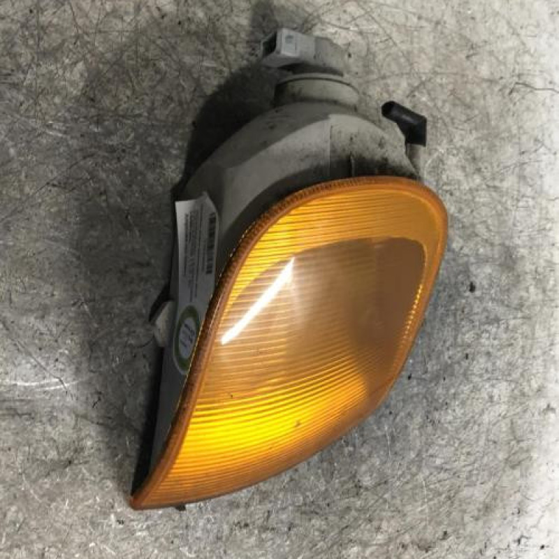 Optique avant secondaire droit (feux)(clignotant) VOLKSWAGEN POLO 3