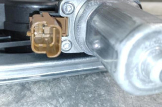 Leve vitre electrique avant droit DACIA SANDERO 3