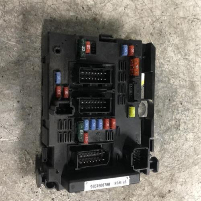 Boitier servitude moteur (BSM) CITROEN XSARA PICASSO Boitier servitude moteur (BSM) CITROEN XSARA PICASSO