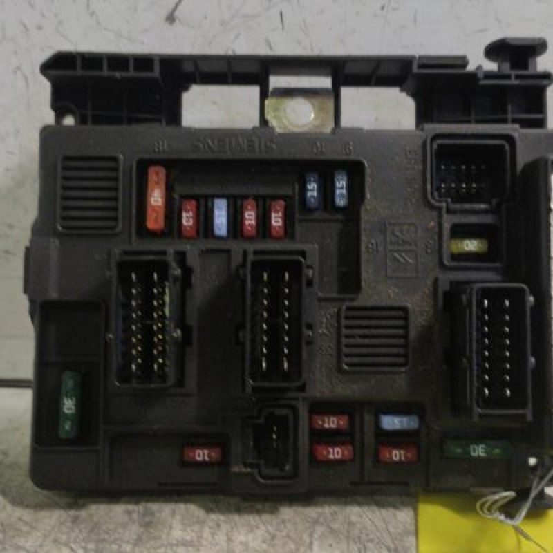 Boitier servitude moteur (BSM) PEUGEOT 206 Boitier servitude moteur (BSM) PEUGEOT 206