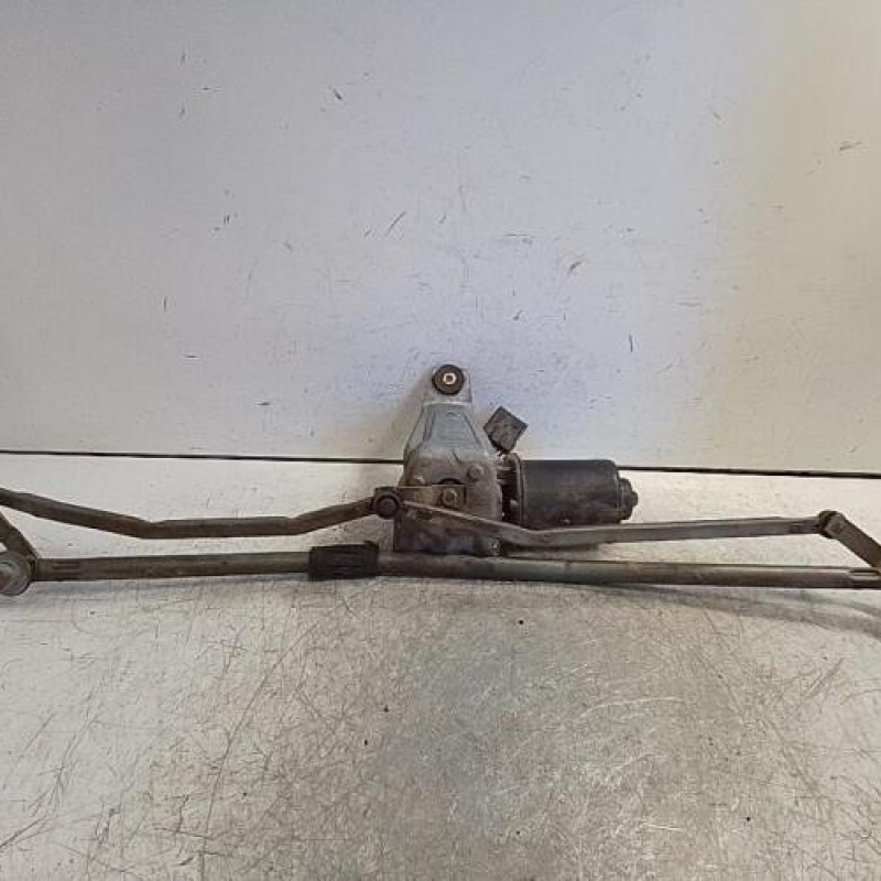 Moteur essuie glace avant RENAULT SUPER 5