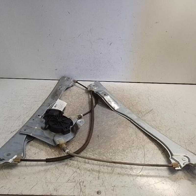 Leve vitre electrique avant gauche RENAULT CLIO 3