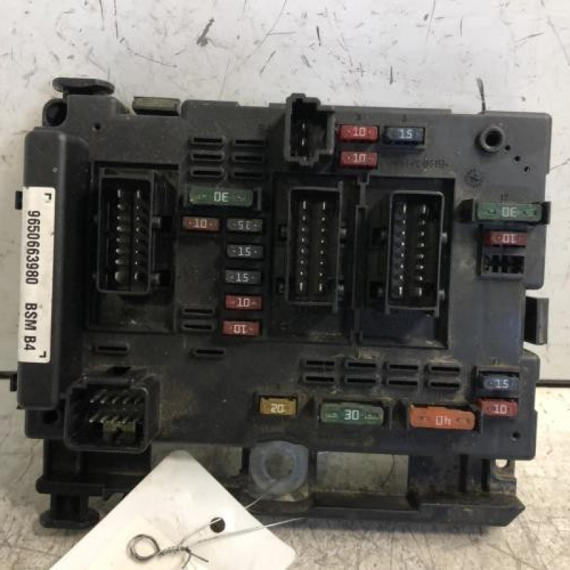 Boitier servitude moteur (BSM) PEUGEOT 206 Boitier servitude moteur (BSM) PEUGEOT 206