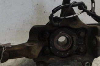 Moyeu avant droit RENAULT TRAFIC 3 COURT