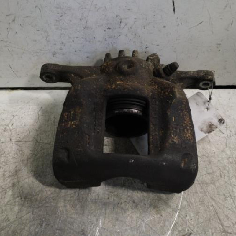 Etrier avant gauche (freinage) RENAULT TRAFIC 3 COURT