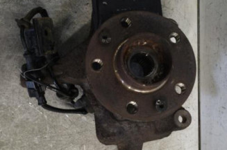 Moyeu avant gauche RENAULT TRAFIC 3 COURT