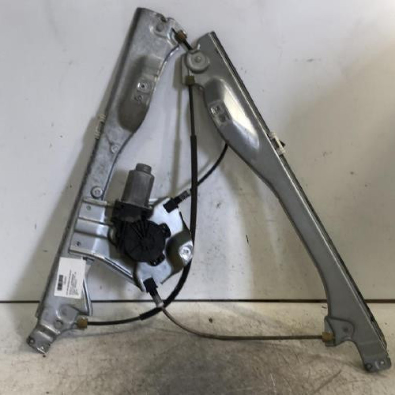 Leve vitre electrique avant gauche RENAULT CLIO 3