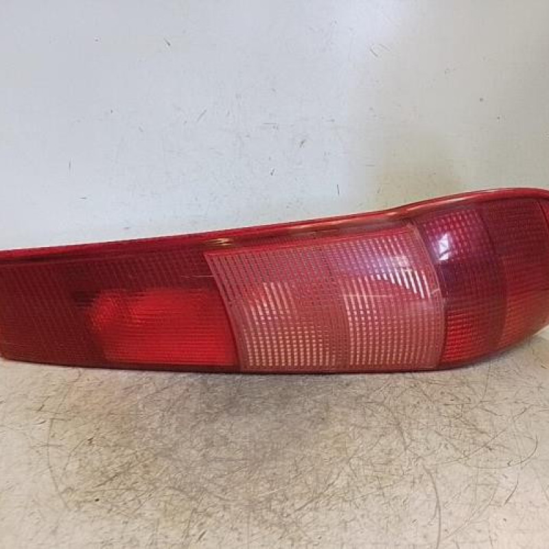 Feu arriere principal droit (feux) FIAT PUNTO 1 Feu arriere principal droit (feux) FIAT PUNTO 1