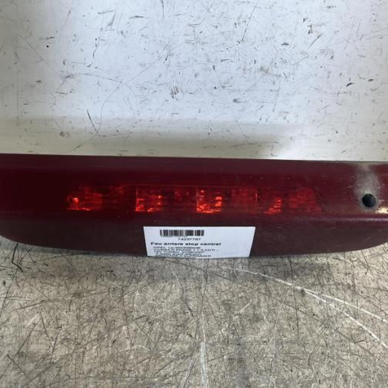 Feu arriere stop central OPEL CORSA D