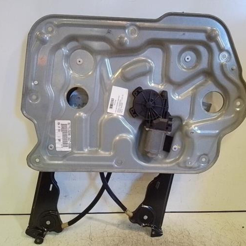 Leve vitre electrique avant droit NISSAN QASHQAI 1