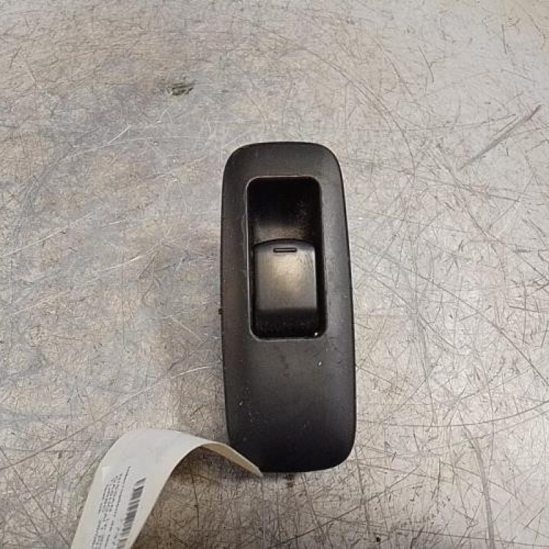Interrupteur de leve vitre avant droit NISSAN QASHQAI 1