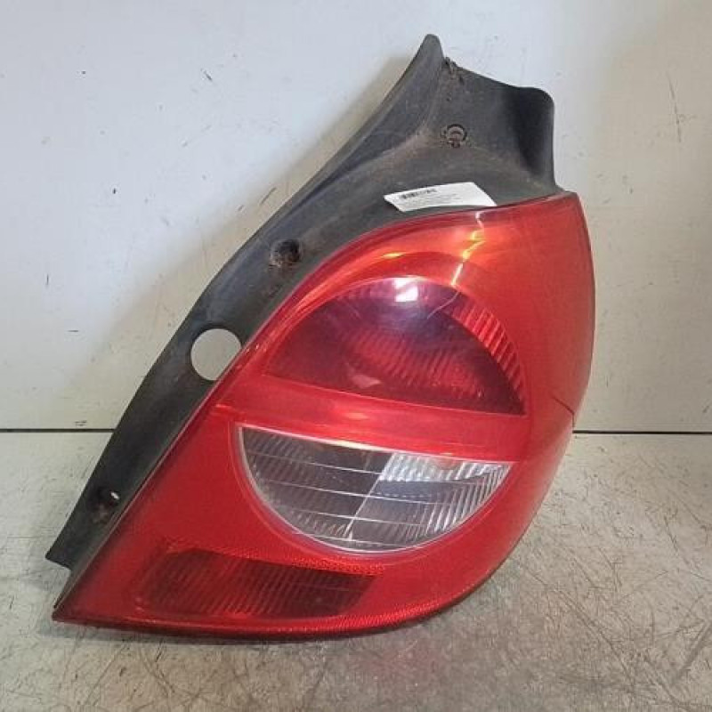 Feu arriere principal droit (feux) RENAULT CLIO 3 Feu arriere principal droit (feux) RENAULT CLIO 3