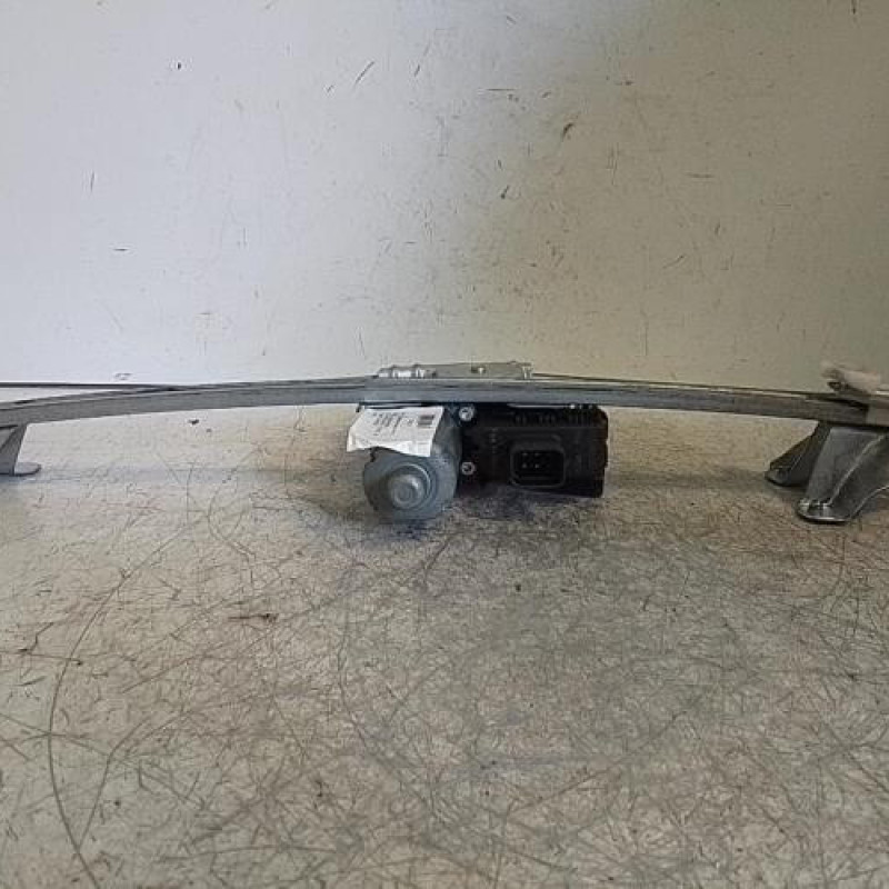 Leve vitre electrique arriere droit OPEL ZAFIRA B