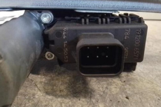 Leve vitre electrique arriere droit OPEL ZAFIRA B