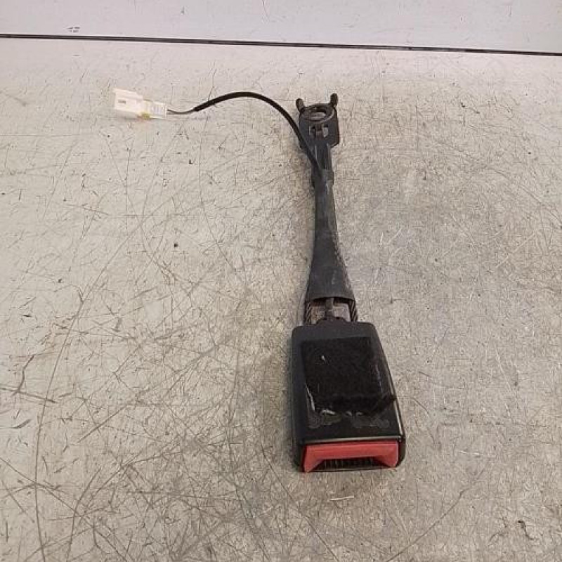 Attache ceinture avant gauche PEUGEOT 5008 1