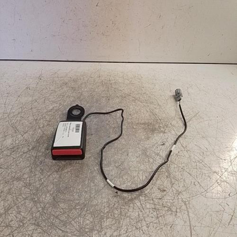 Attache ceinture avant droit DACIA SANDERO 2