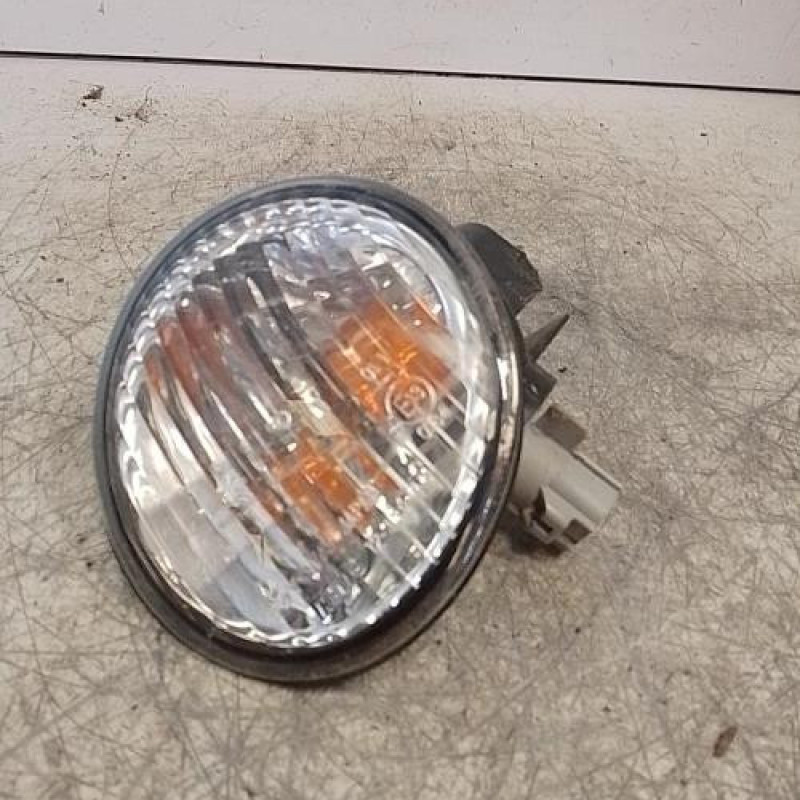 Optique avant secondaire gauche (feux)(clignotant) TOYOTA COROLLA 9