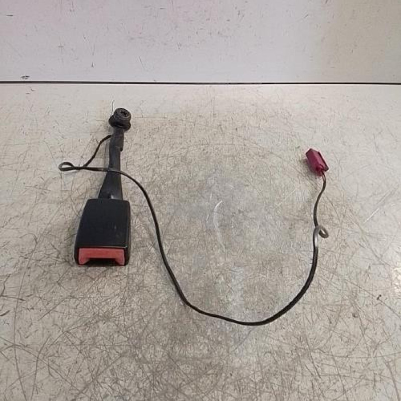 Attache ceinture avant droit FORD FIESTA 6