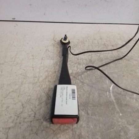 Attache ceinture avant droit FORD FIESTA 6