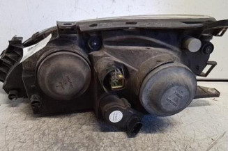 Optique avant principal droit (feux)(phare) TOYOTA AVENSIS 1