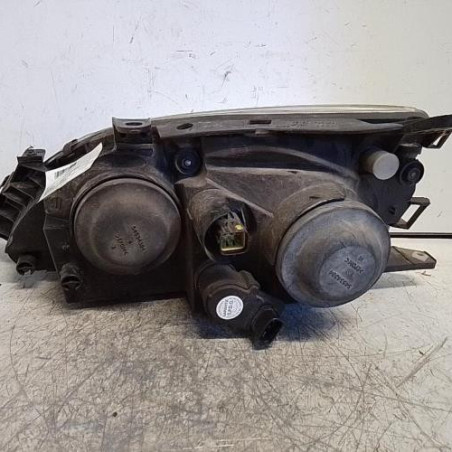 Optique avant principal droit (feux)(phare) TOYOTA AVENSIS 1