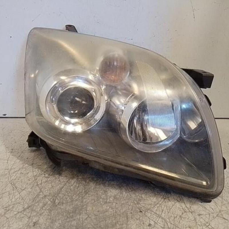 Optique avant principal droit (feux)(phare) TOYOTA AVENSIS 2