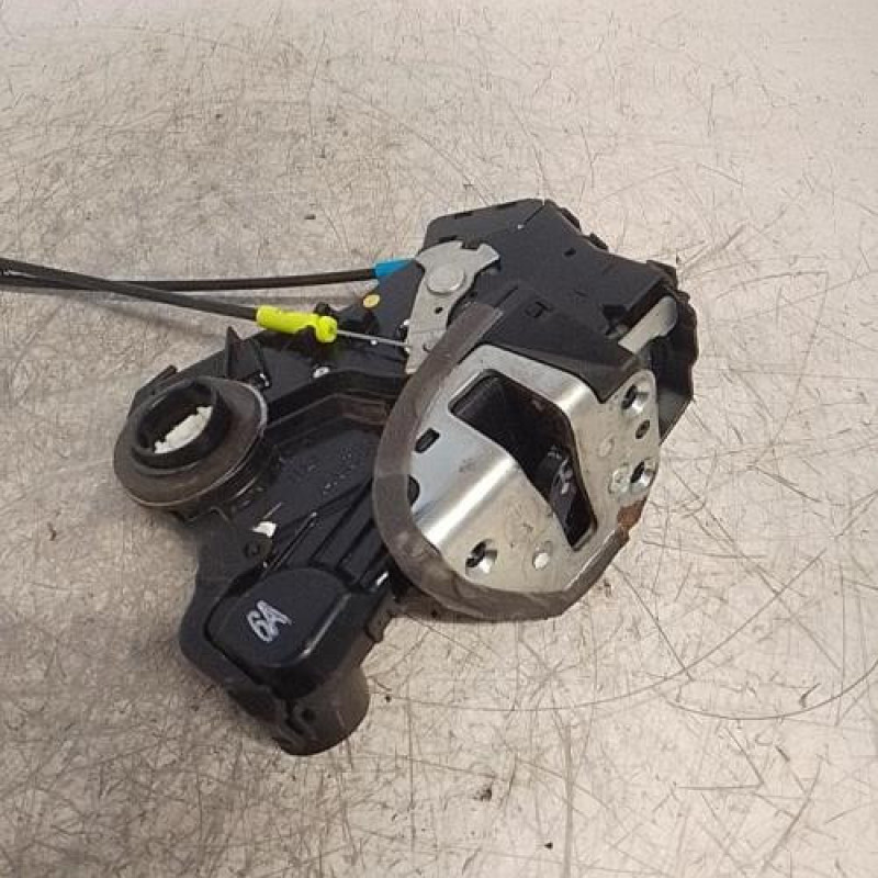 Serrure avant gauche TOYOTA AURIS 1 Serrure avant gauche TOYOTA AURIS 1