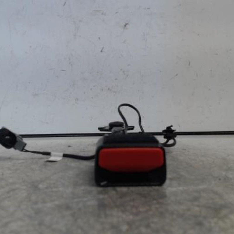Attache ceinture avant gauche RENAULT CLIO 5
