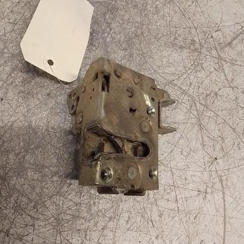 Serrure avant droit PEUGEOT 106 Serrure avant droit PEUGEOT 106
