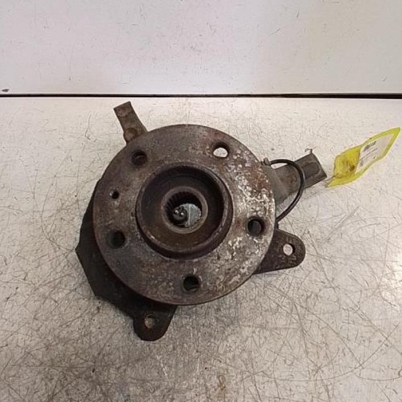 Moyeu avant droit RENAULT TRAFIC 2 Moyeu avant droit RENAULT TRAFIC 2