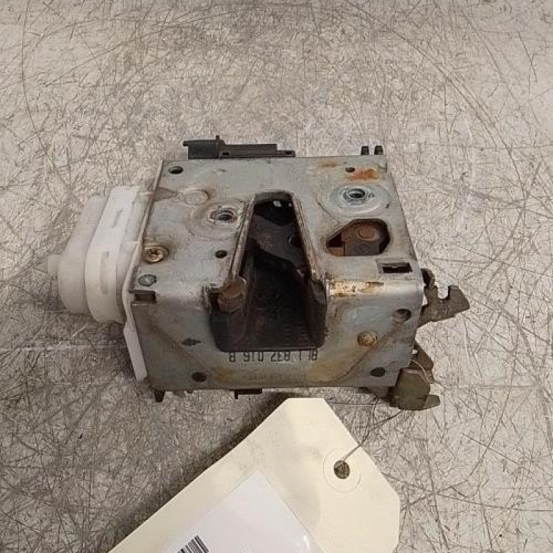 Serrure avant droit AUDI A3 1 Serrure avant droit AUDI A3 1