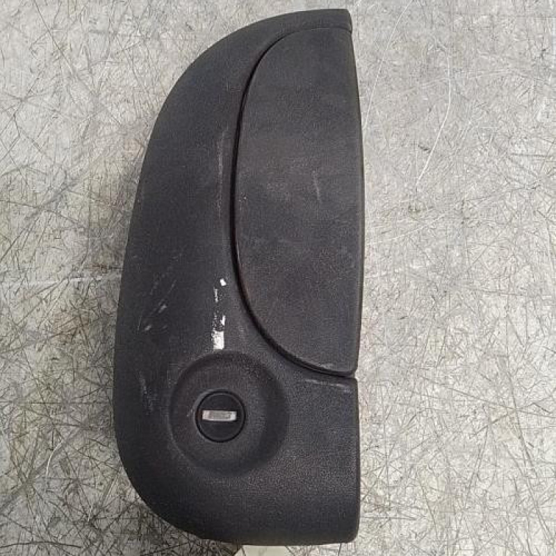 Poignee porte avant droit RENAULT KANGOO 1 Poignee porte avant droit RENAULT KANGOO 1