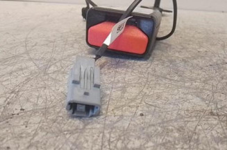 Attache ceinture avant gauche RENAULT CLIO 5 Photo n°3