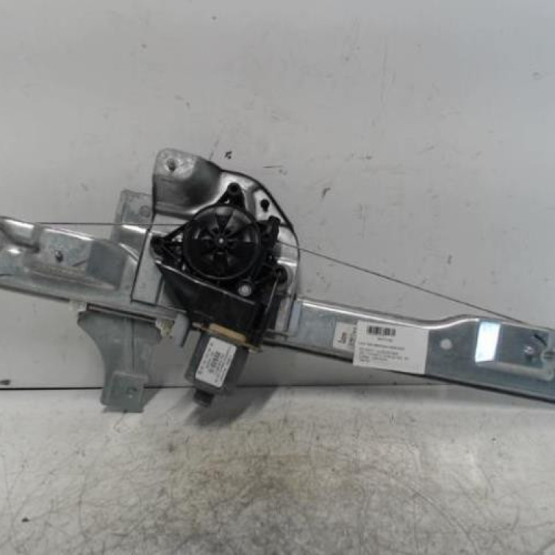 Leve vitre electrique avant droit PEUGEOT 208 1