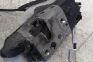 Serrure avant gauche PEUGEOT 208 1