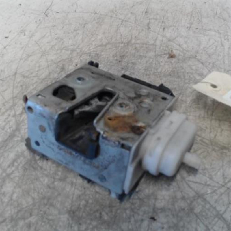 Serrure avant gauche AUDI A4 1 Serrure avant gauche AUDI A4 1