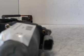 Leve vitre electrique avant droit PEUGEOT 106