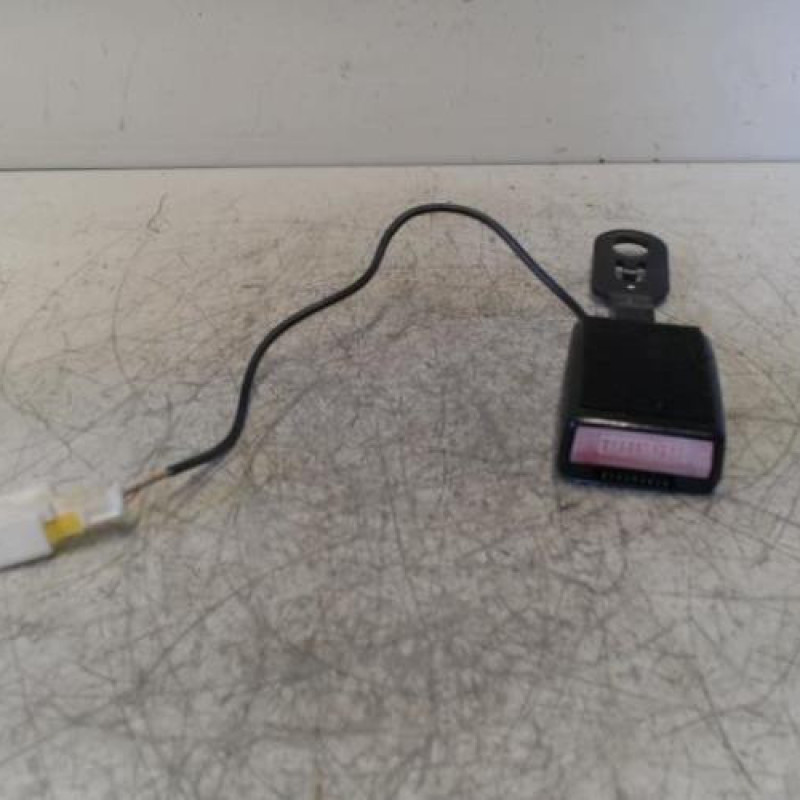 Attache ceinture avant gauche PEUGEOT 207