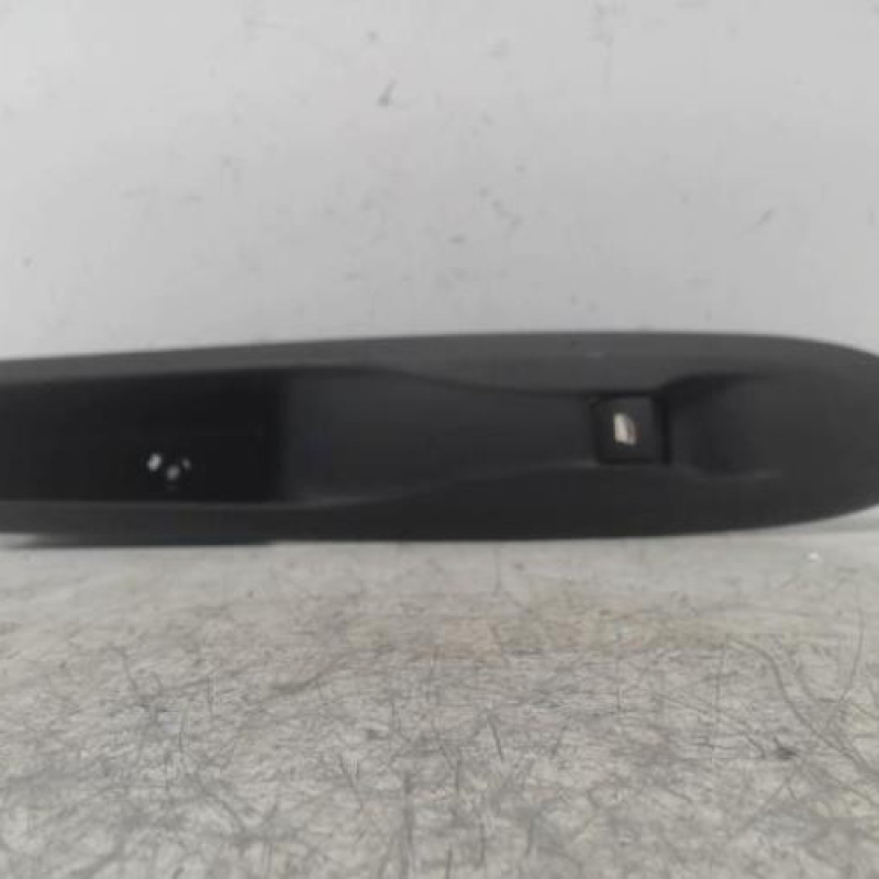 Interrupteur de leve vitre avant droit CITROEN C4 2