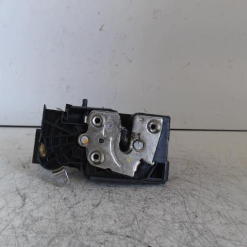 Serrure arriere droit DACIA SANDERO 2