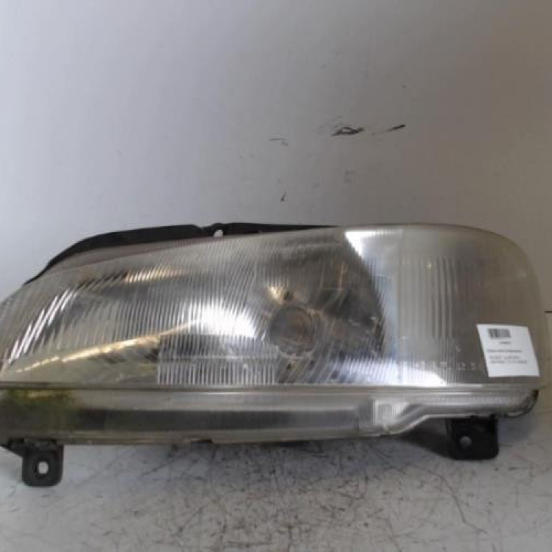 Optique avant principal gauche (feux)(phare) PEUGEOT 106